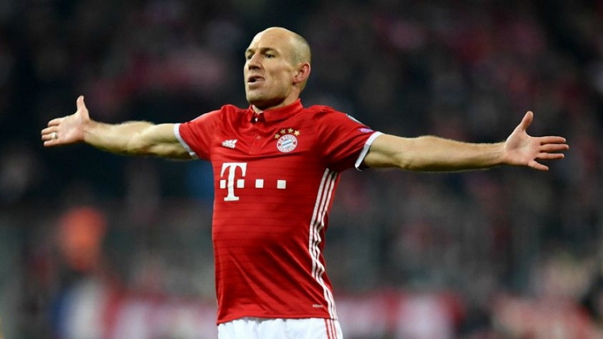 Robben vẫn ở Bayern mùa bóng tới