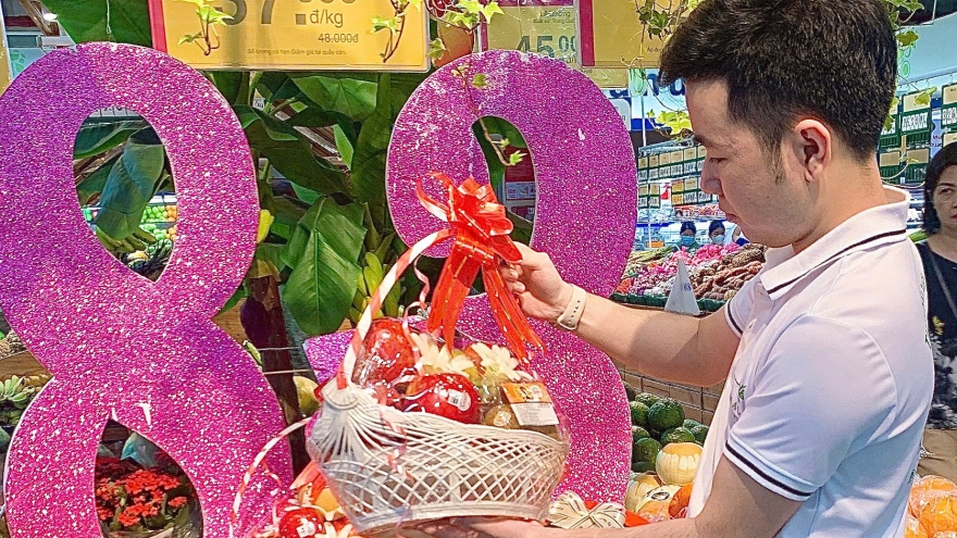 Co.opmart và Co.opXtra mở hội trái cây nhập khẩu đón 8/3