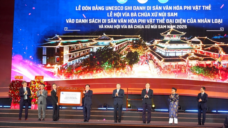 Lễ đón bằng UNESCO ghi danh “Lễ hội Vía Bà Chúa Xứ Núi Sam” là di sản văn hoá phi vật thể