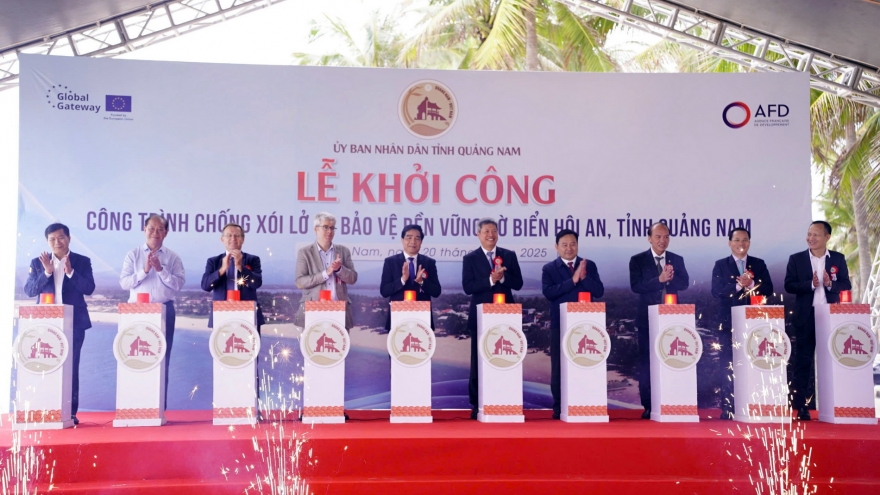 Khởi công, gắn biển công trình chào mừng 50 năm ngày giải phóng Quảng Nam