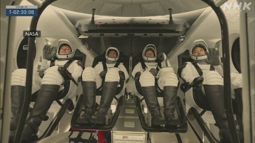 Phi hành gia Nhật Bản được đưa thành công lên không gian