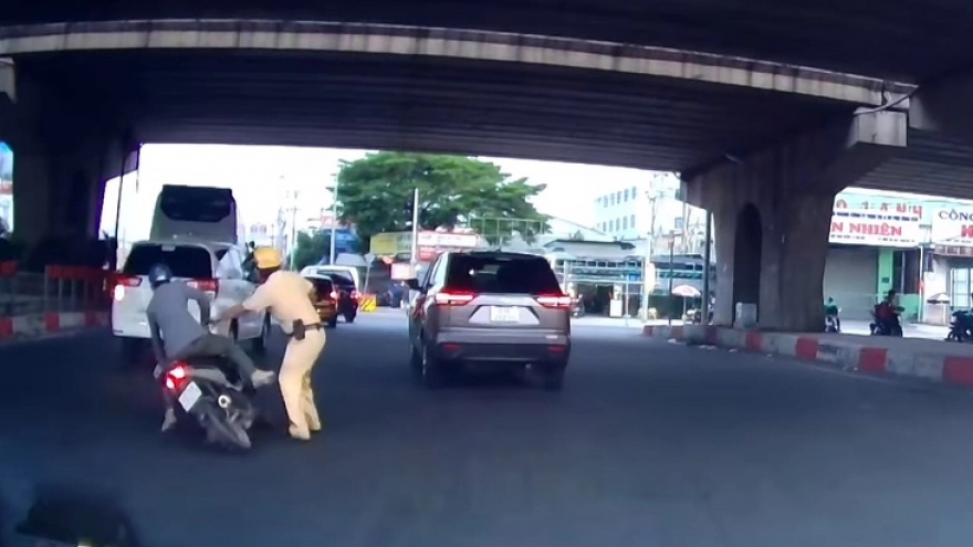 Bác thông tin “CSGT xô người đi xe máy” lan truyền trên mạng