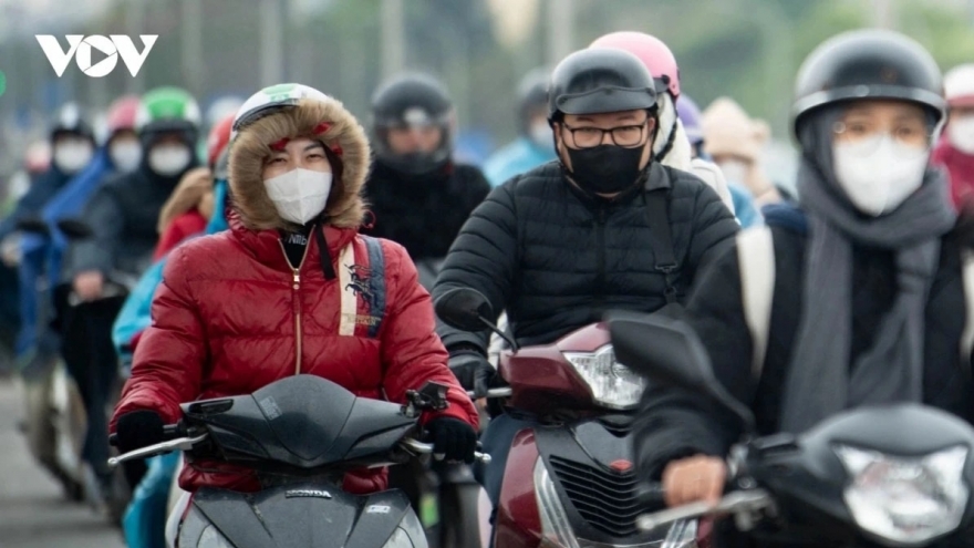 Gió mùa Đông Bắc đang tràn xuống khiến nhiệt độ có nơi xuống dưới 10 độ C