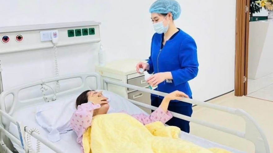 Vỡ gan, thận vì tai nạn khi chụp ảnh "check in" ở bãi đá Sông Hồng