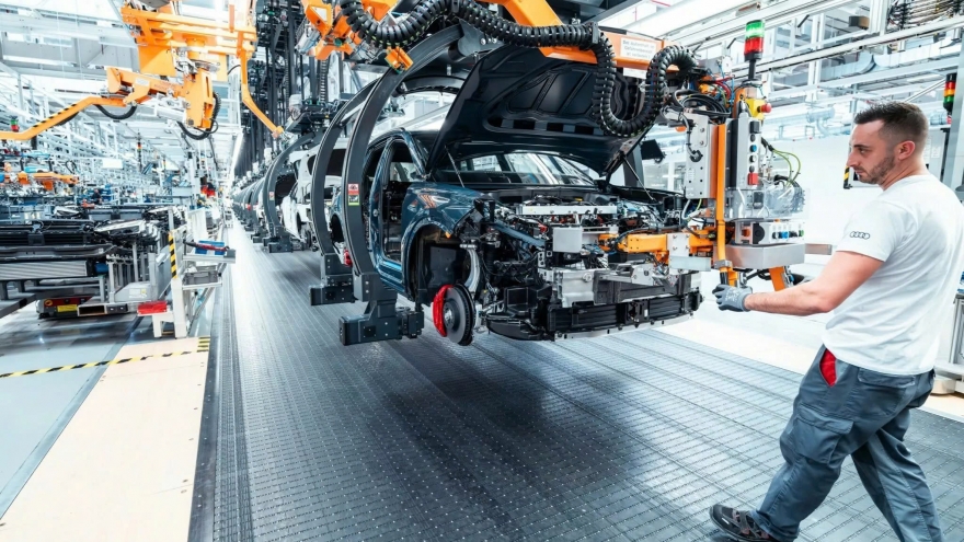 Audi cắt giảm 7.500 nhân sự, dừng kế hoạch chỉ sản xuất xe điện