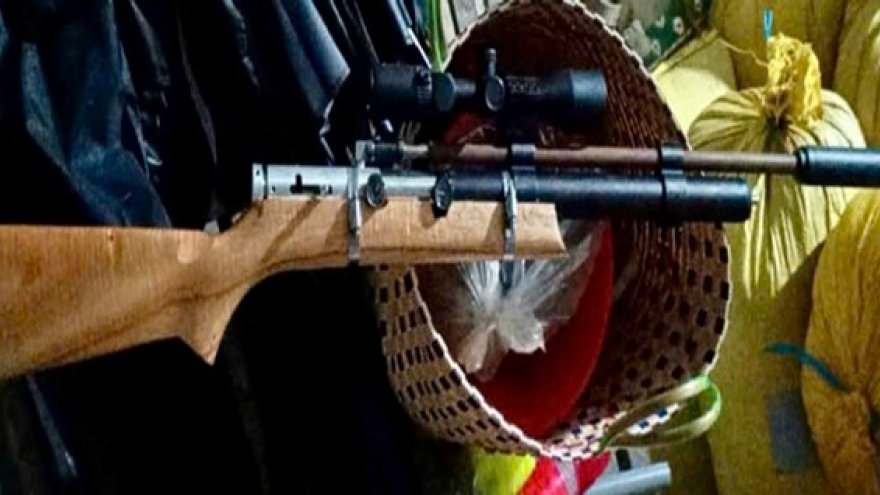 Bắt đối tượng Trương Vô Kỵ rao bán súng tự chế trên Facebook