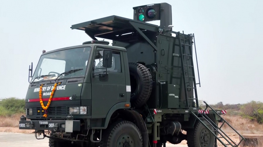 Ấn Độ thử nghiệm thành công vũ khí laser