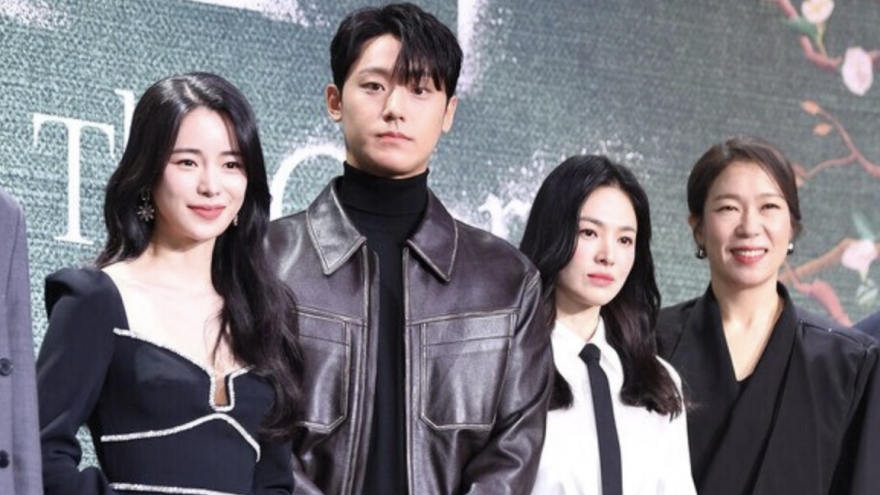 Lim Ji Yeon – Lee Do Hyun: Mối tình Cá tháng Tư sau 2 năm vẫn gây sốt