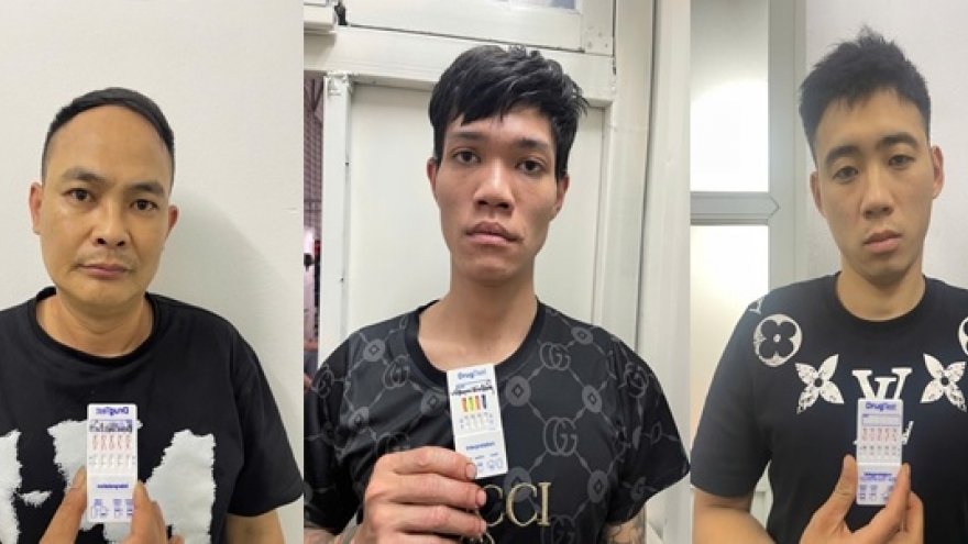 Nửa đêm rủ nhau đi mua ma túy về sử dụng