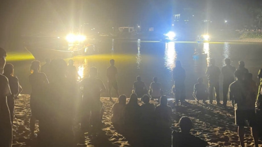 Hai học sinh ở Quảng Bình mất tích khi tắm sông Dinh