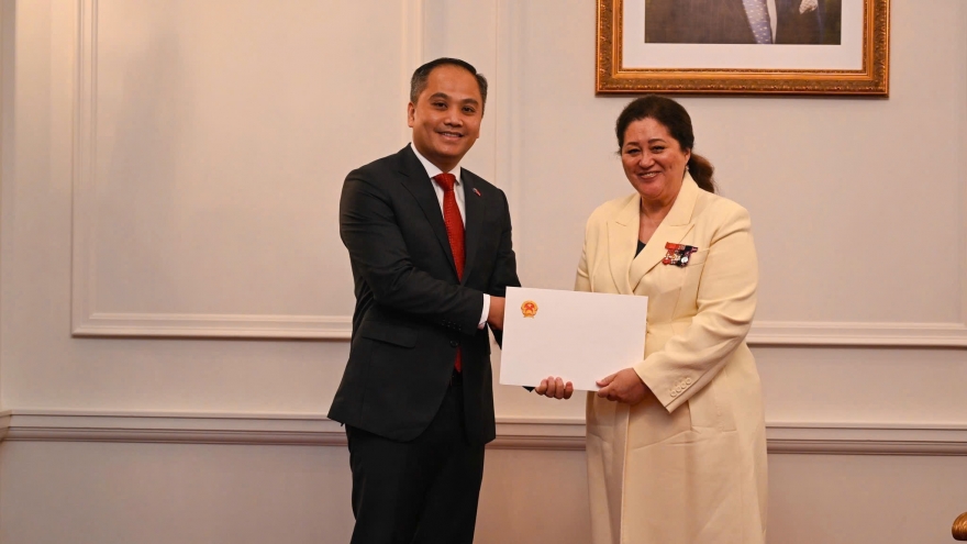 Đại sứ Việt Nam tại New Zealand trình Thư ủy nhiệm lên Toàn quyền New Zealand