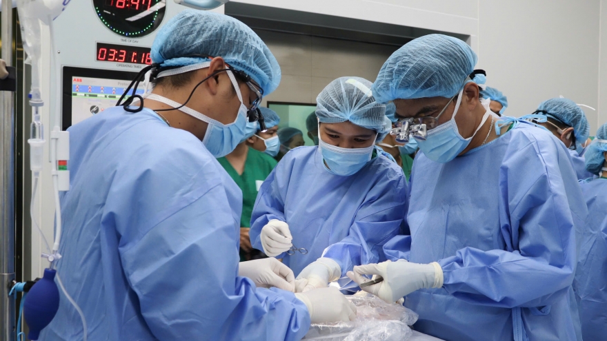 Ca ghép gan đầu tiên từ người cho chết não tại Bệnh viện Nhi đồng 2