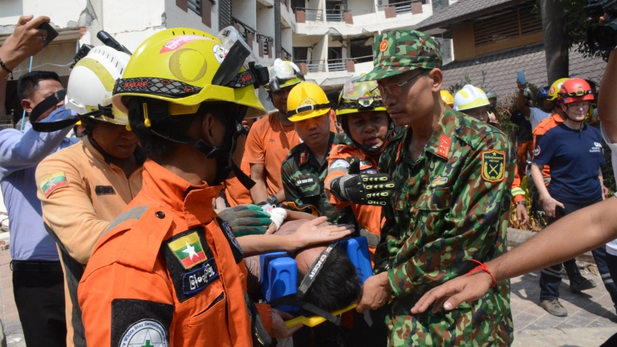 Quân đội Việt Nam giải cứu thành công 1 nạn nhân còn sống sau động đất ở Myanmar