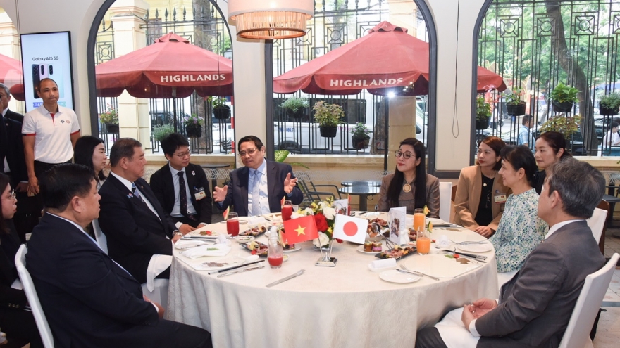 Hai Thủ tướng Việt Nam - Nhật Bản thưởng thức cà phê, tham quan Bảo tàng Lịch sử