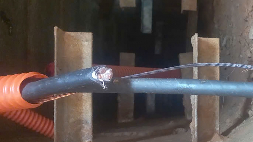 Hệ thống chiếu sáng nhiều tuyến đường ở TP Kon Tum tê liệt do bị cắt trộm dây điện