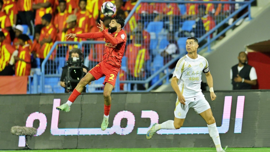 Kết quả bóng đá hôm nay 19/4: Ronaldo im tiếng, Al Nassr khó đua vô địch