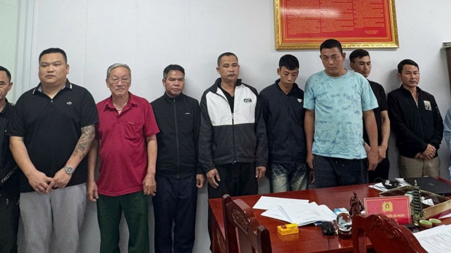 Khởi tố 12 người khai thác cát trái phép quy mô lớn ở Thanh Hóa