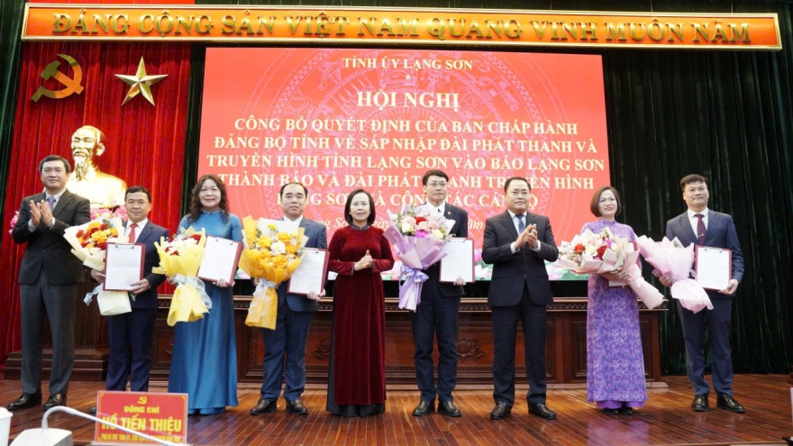 Công bố quyết định thành lập Báo và Đài Phát Thanh Truyền hình tỉnh Lạng Sơn