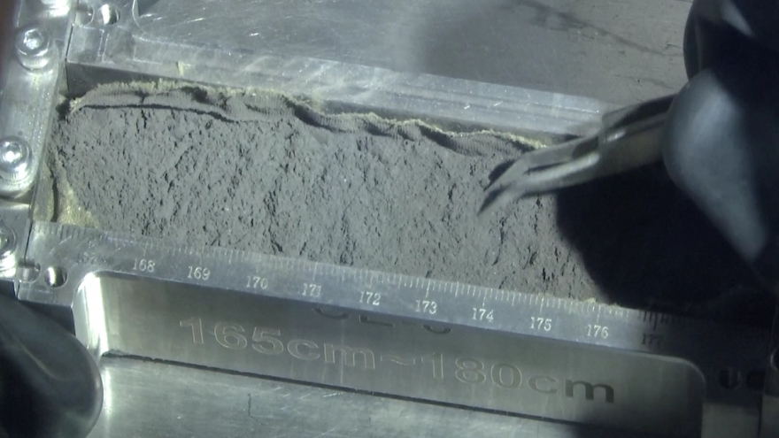 Trung Quốc chia sẻ mẫu đất đá Mặt Trăng với Mỹ và 5 nước khác