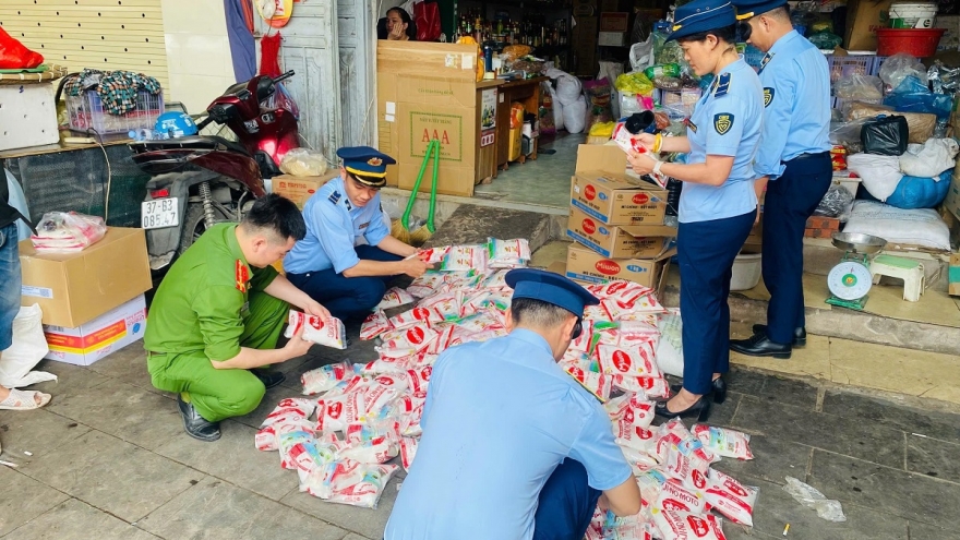 Thu giữ trên 500kg bột ngọt có dấu hiệu giả mạo tại Nghệ An