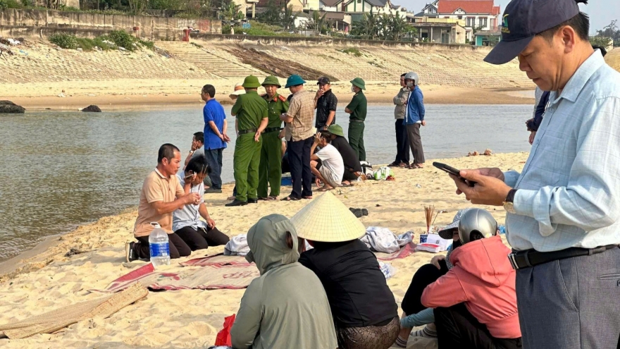 Tìm thấy thi thể 2 học sinh Quảng Bình mất tích khi tắm ở sông Dinh