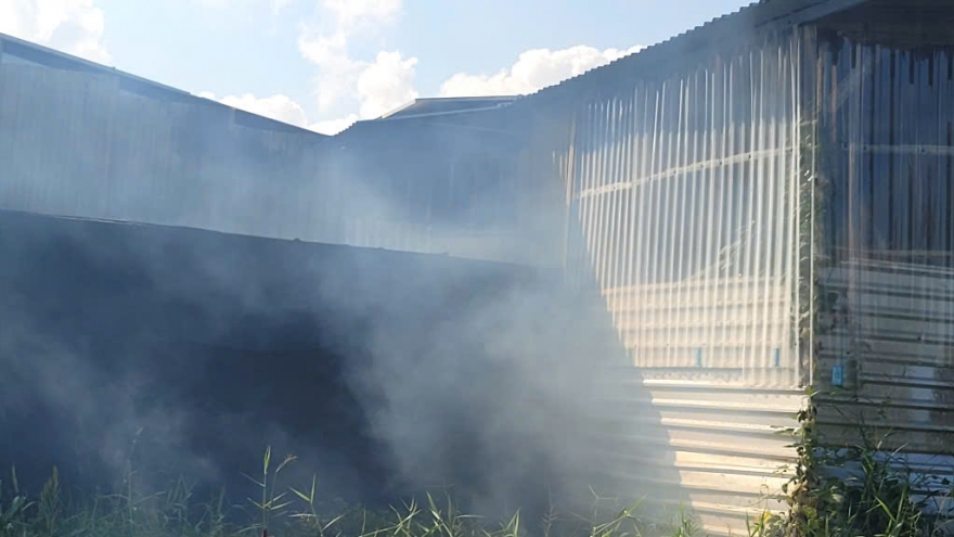 Tiền Giang kiểm tra nhà máy xả ra khói bụi nồng nặc ra khu dân cư