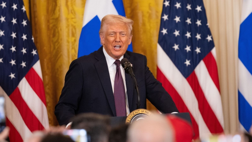 Tổng thống Trump ra tối hậu thư 60 ngày yêu cầu các hãng dược giảm giá thuốc tại Mỹ