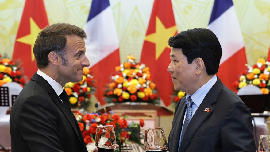 Chủ tịch nước Lương Cường chủ trì chiêu đãi cấp Nhà nước Tổng thống Pháp