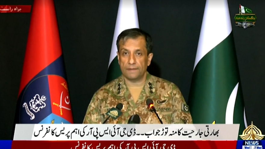 Pakistan tuyên bố bắn hạ 5 tiêm kích của Ấn Độ