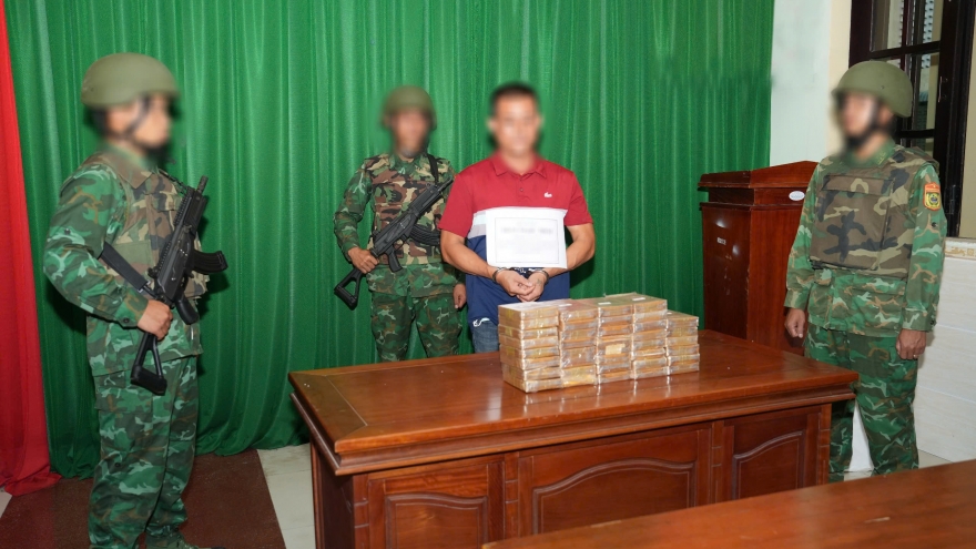 Bộ đội Biên phòng Quảng Nam bắt đối tượng vận chuyển 38 bánh ma túy