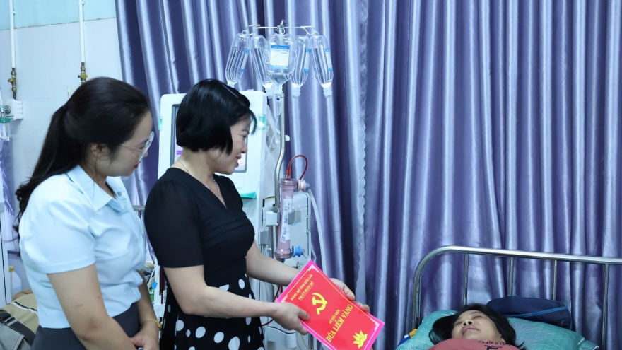 “Sổ tiết kiệm Búa liềm vàng” – Học Bác bằng hành động thiết thực