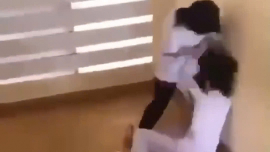 Tiền Giang xử lý 2 nữ sinh đánh nhau tại trường THCS Lê Ngọc Hân