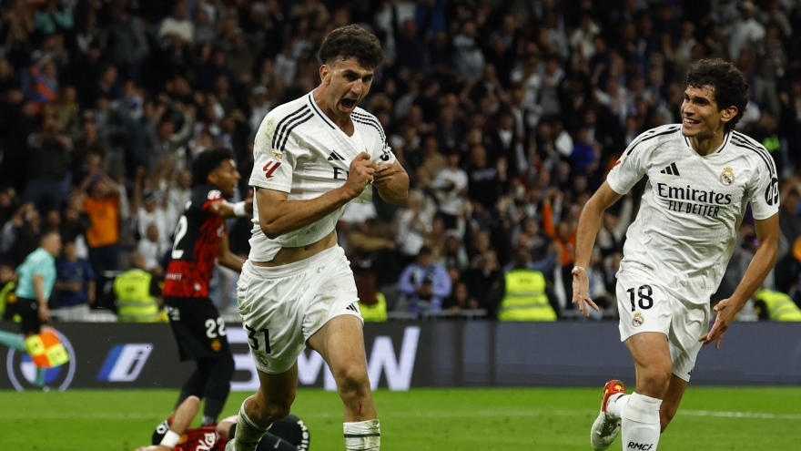 Real Madrid lội ngược dòng khó tin, trì hoãn Barca sớm vô địch La Liga 24/25