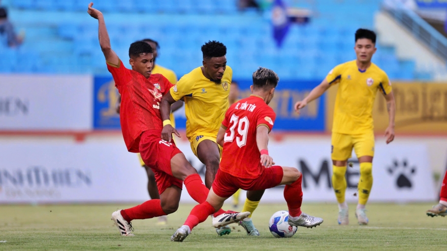Đánh bại CLB Hà Tĩnh, Quảng Nam thổi lửa vào cuộc đua trụ hạng V-League 2024/2025