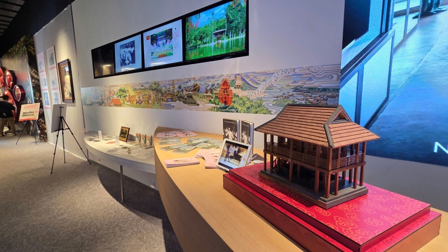 Khai mạc Triển lãm về Chủ tịch Hồ Chí Minh tại Nhật Bản