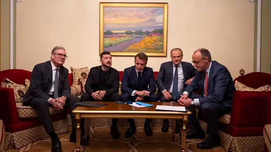 Ông Zelensky tuyên bố sẵn sàng gặp Tổng thống Putin ngay tuần tới