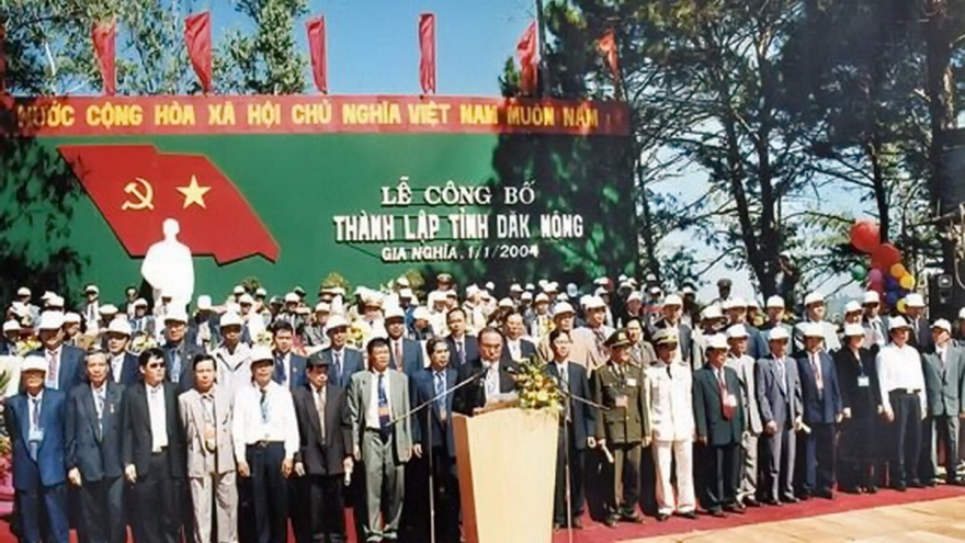 Tinh gọn bộ máy ở Tây Nguyên: 20 năm trước, cán bộ ở Đắk Lắk từng xa gia đình