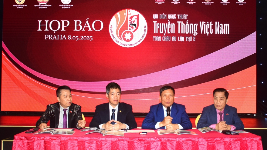 Gìn giữ, bảo tồn và phát huy văn hóa truyền thống Việt Nam ở nước ngoài