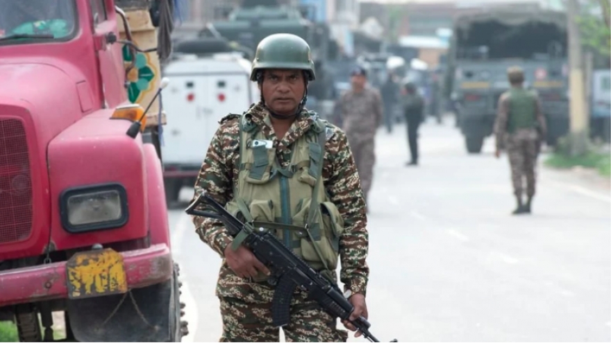 Ấn Độ và Pakistan đồng loạt mở lại không phận
