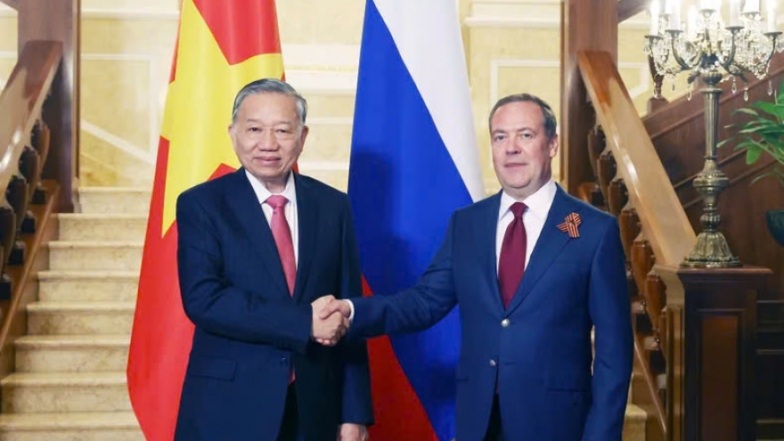 Tổng Bí thư Tô Lâm hội kiến với Chủ tịch Đảng Nước Nga Thống nhất Dmitry Medvedev