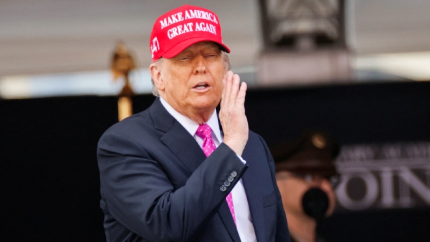Căng thẳng xuyên Đại Tây Dương tạm lắng sau quyết định hoãn thuế của ông Trump
