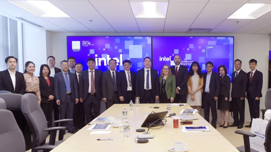 Việt Nam thúc đẩy định hướng chiến lược trong phát triển AI và bán dẫn