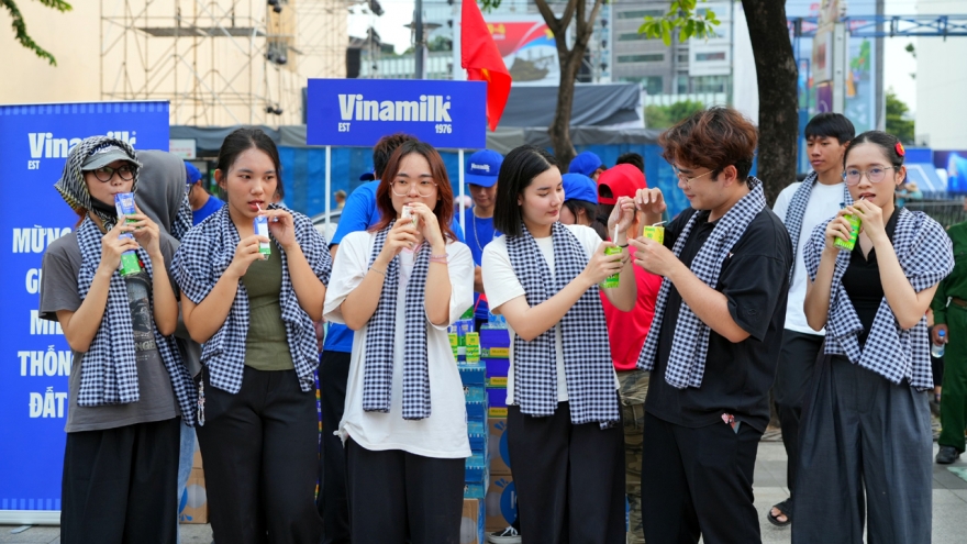 Vinamilk hòa cùng niềm vui của ngày hội thống nhất non sông