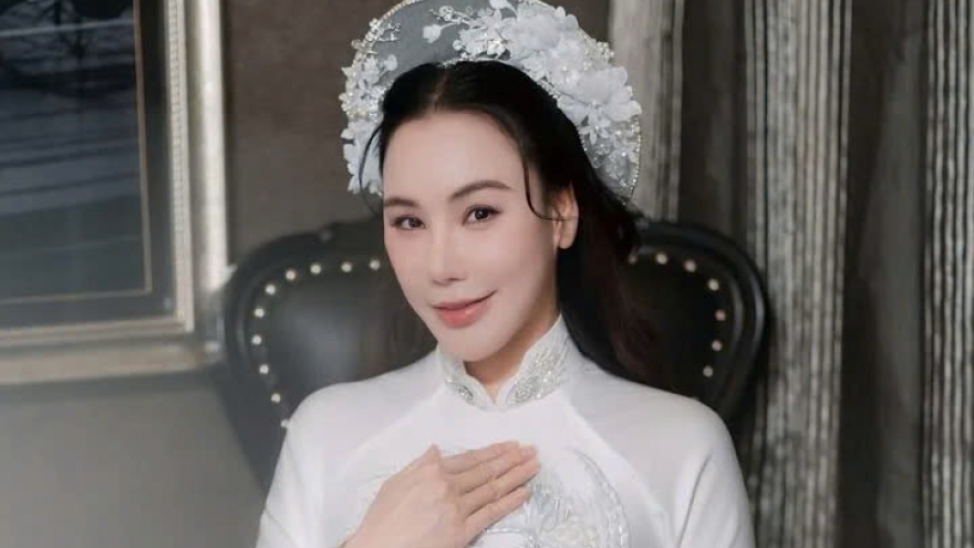 Sắc vóc xinh đẹp của Hồ Quỳnh Hương trước lễ cưới