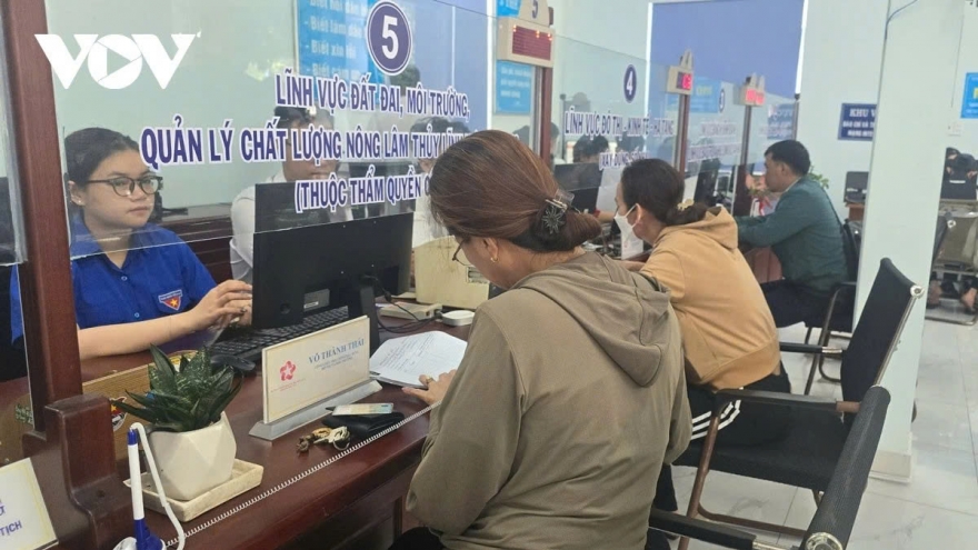 Bộ Chính trị: Đưa vào hoạt động đồng thời cấp tỉnh, cấp xã từ ngày 1/7
