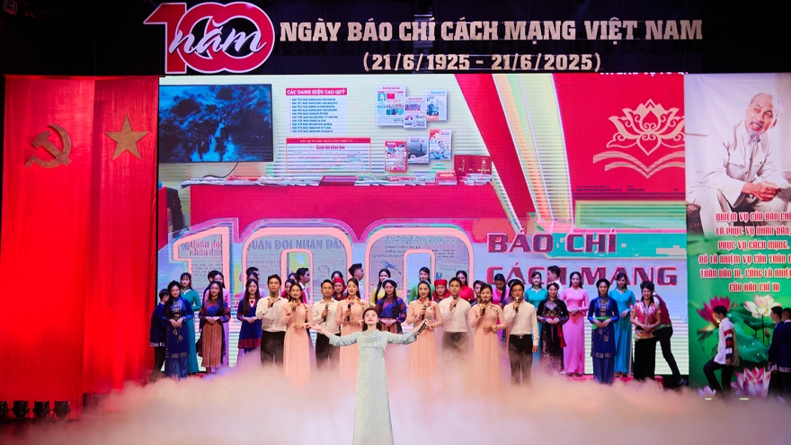 Sao mai Thu Hằng: Báo chí nâng đỡ tôi trong âm nhạc và thiện nguyện