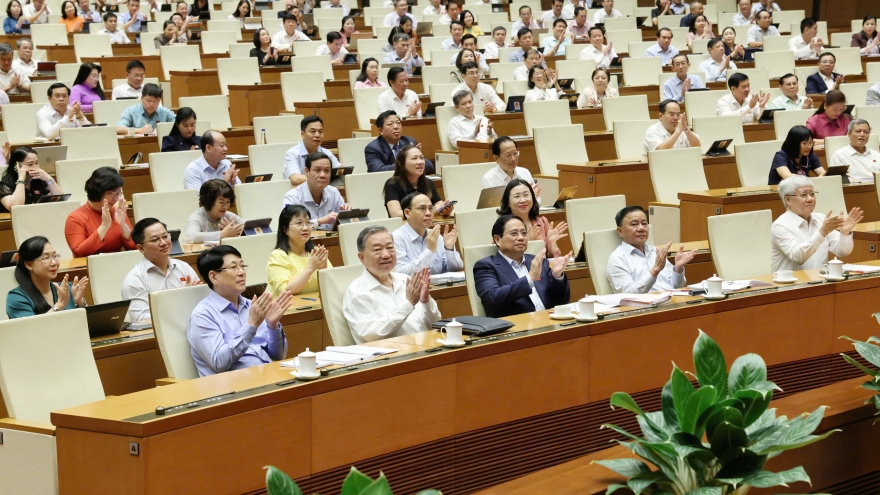 Quốc hội thông qua luật, lần đầu tiên nước ta có chính quyền địa phương 2 cấp