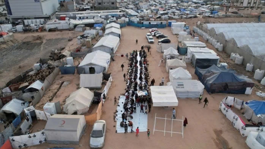 Các nhà hoạt động muốn phá vỡ lệnh phong tỏa trên biển và trên bộ vào Gaza