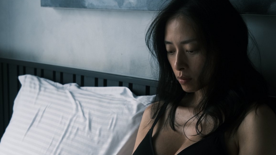 Ngô Thanh Vân tự nhận “sần sùi như trái quýt”, Huy Trần vẫn khen đẹp
