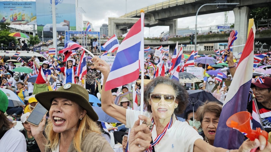 Biểu tình lớn ở Bangkok đòi thủ tướng Thái Lan từ chức
